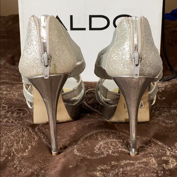 Beautiful high heals. Very sparkly. - Picture 3 of 5